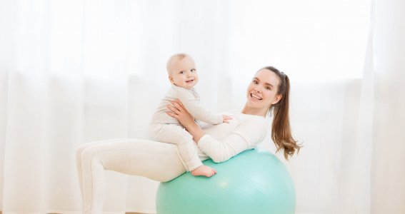 Flying Moms & Babys  Aerial Yoga  | Mütter und Bays | Pempelfort