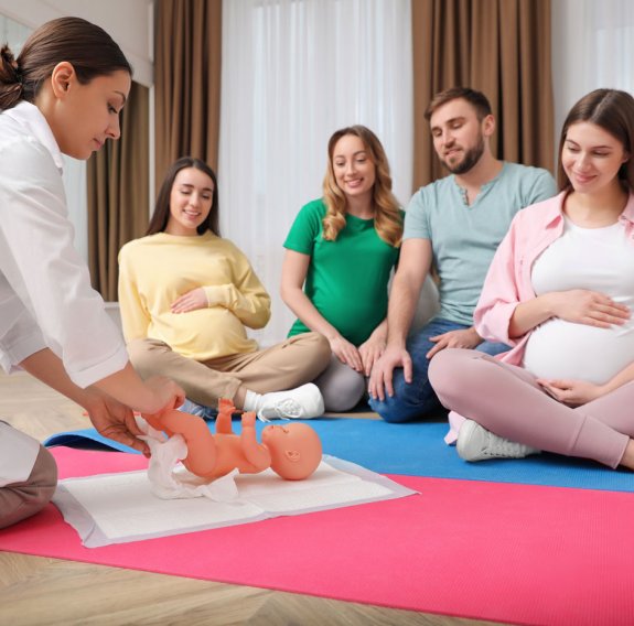 Schwangere Frauen im Kurs