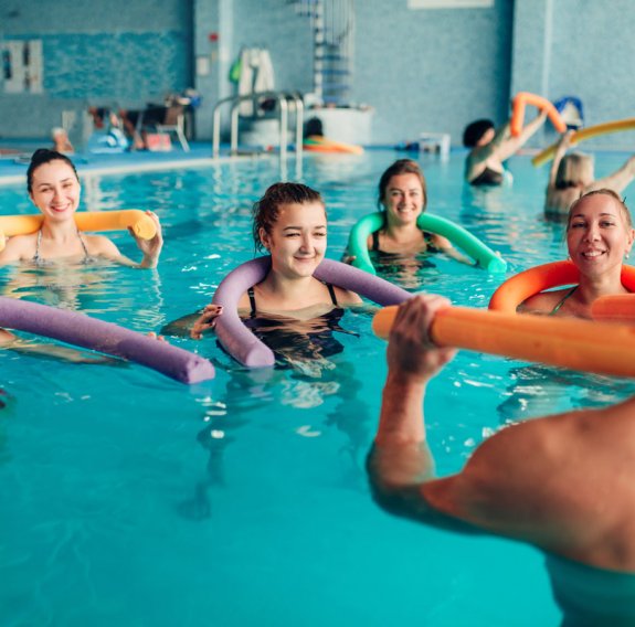 Ein Schwimmkurs findet statt