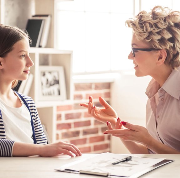 Kind erhält ein Coaching