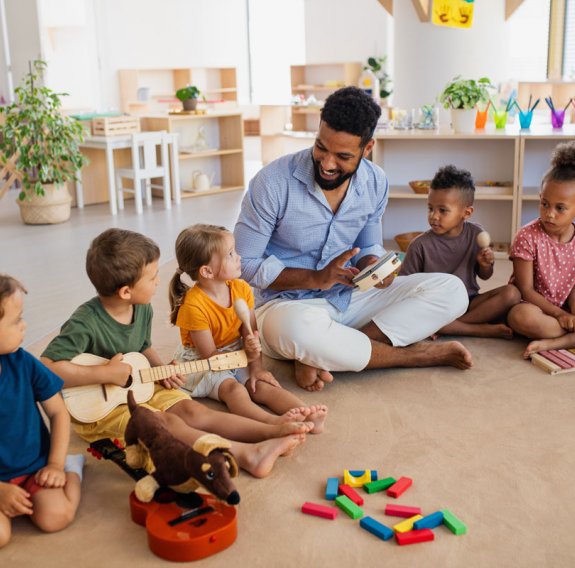 Kinder in der Musikschule