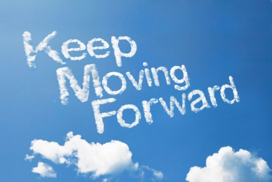 Im Himmel steht keep moving forward