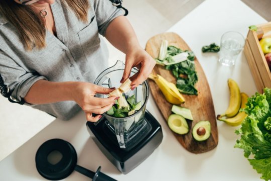 Smoothie wird zubereitet