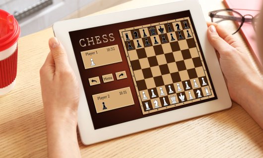 Schachbrett auf einem Tablet