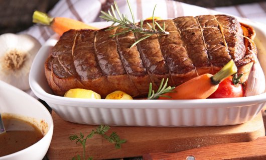 Italienischer Braten mit Kartoffeln und Karotten