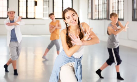 DT Tanzschule München.  Linedance Tanzkurs in der Gruppe.