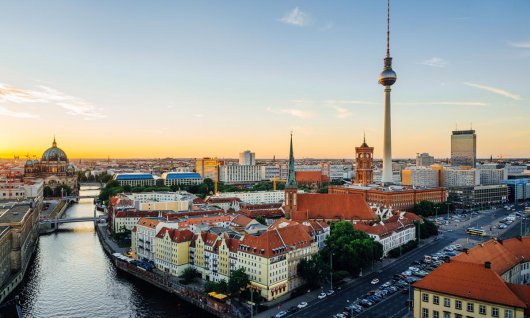 Deutschsprachkurse für Kinder Berlin von oben.