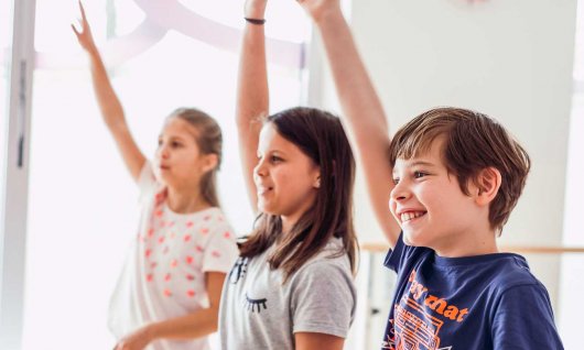 Kindertanzgruppe während dem Tanzkurs bei KIDS ON STAGE