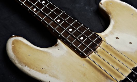 Bildausschnitt eines Basses