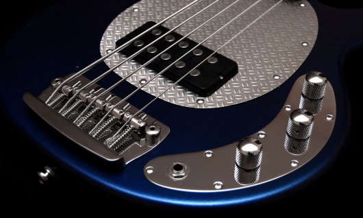 Blauer Bass