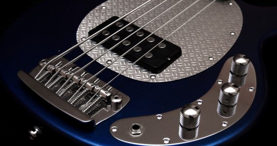 Blauer Bass