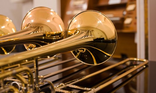 Goldenen Posaunen nebeneinander