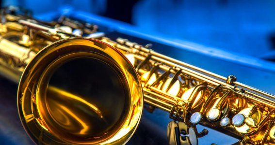 Bild eines goldenen Saxophones