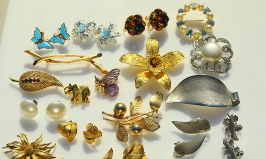 Vintage Schmuck Stücke 