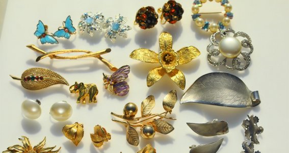 Vintage Schmuck Stücke 