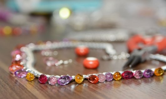Schmuck aus Kristallperlen