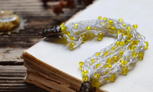 selbst hergestelltes Armband 