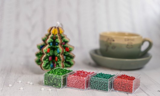 Perlen und einen selbst hergestellter Baum 