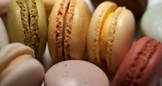 bunte Macarons 