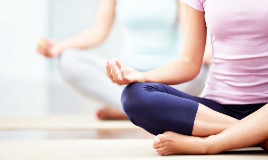 Yogakurs für Erwachsene, Yogaübungen, Asanas