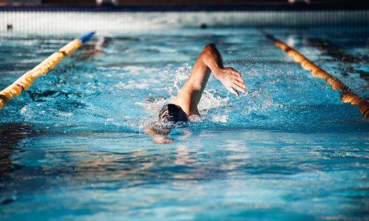 Kraulschwimmen lernen im Schwimmunterricht