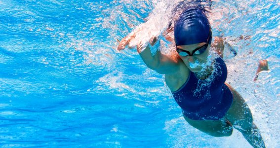 Richtig kraulen lernen im Schwimmkurs