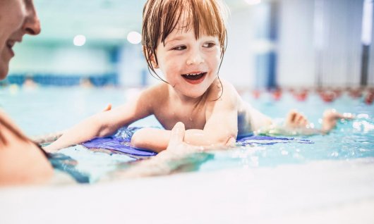 Früh schwimmen lernen 