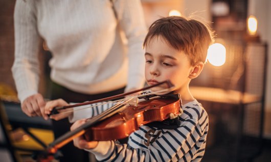 Instrumente lernen für Kinder in München Geige spielen lernen