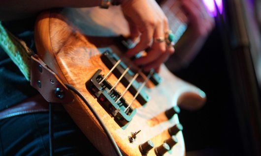 Bass spielen lernen in München Bass spielen