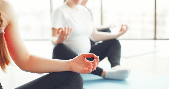 Yogaübung und Meditation 
