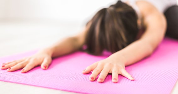 Entspannen beim Yogakurs