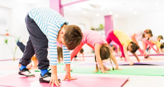 Turnübungen für Kinder