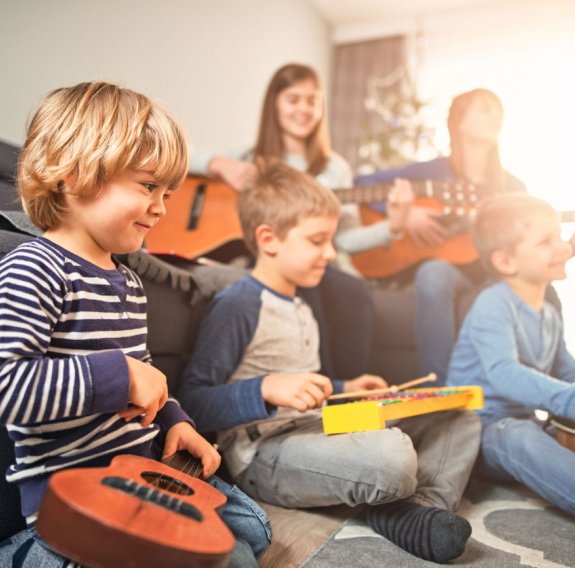 Kinder im Instrumentunterricht