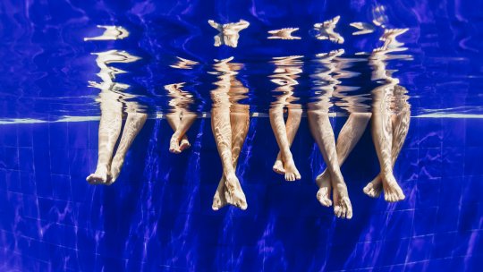 Beine im Wasser