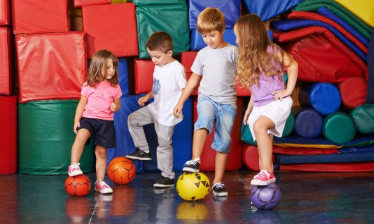Fußballkurs: Eltern-Kind-Angebot | Eltern mit Kindern 2-5 Jahre |  Leverkusen-Bergfried Fußballkurs: Eltern-Kind-Angebot | Eltern mit Kindern 2-5 Jahre |  Leverkusen-Bergfried