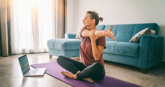 Online | Relax & Stretch Yoga | Erwachsene
