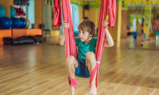 Flying Monster Aerial Yoga | Kinder 5-11 Jahre | Pempelfort