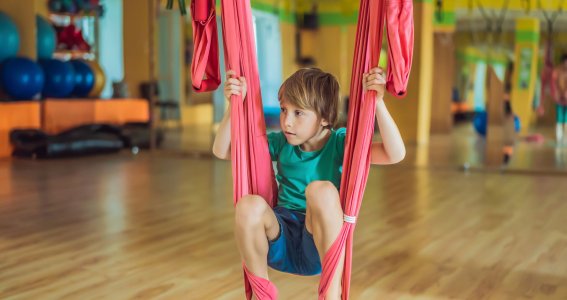 Flying Monster Aerial Yoga | Kinder 5-11 Jahre | Pempelfort