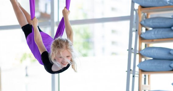 Flying Monster Aerial Yoga | Kinder 5-11 Jahre | Pempelfort