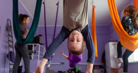 Flying Monster Aerial Yoga Anfänger | Kinder 5-10 Jahre | Pempelfort