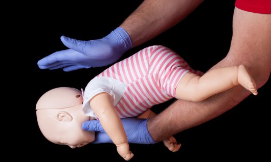 Erste Hilfe am Kind & Säugling​ | Eltern | Online