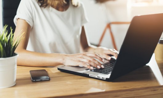 Grundlagen: Präsentationserstellung mit PowerPoint | Erwachsene | Moosach Grundlagen: Präsentationserstellung mit PowerPoint | Erwachsene | Moosach