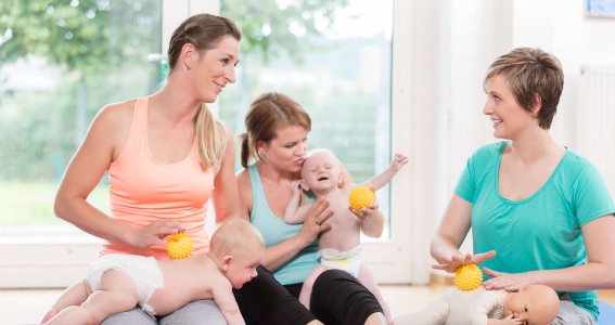 Babymassage: Harmonische Babymassage | 6 Monate - 1 Jahr | München