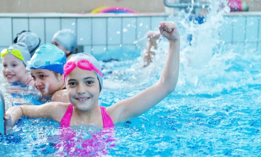 Osterferien Schwimmkurs: Fortgeschrittene | 4  - 12 Jahre | Au-Haidhausen