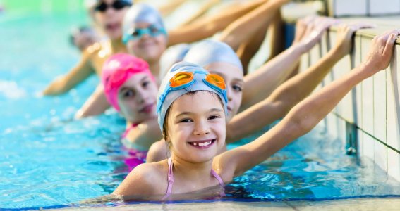 Osterferien Schwimmkurs: Fortgeschrittene | 4  - 12 Jahre | Au-Haidhausen