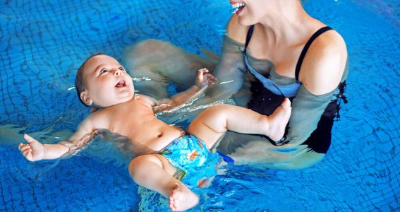 Eltern-Kind-Schwimmen Wochenendspecial | 4  - 6 Monate | Oberföhring
