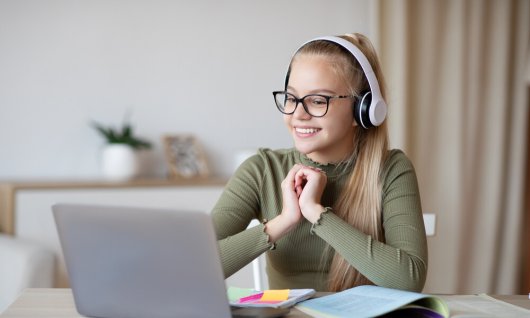 Französisch-Sprachkurs für Anfänger | 13  - 17 Jahre | Online