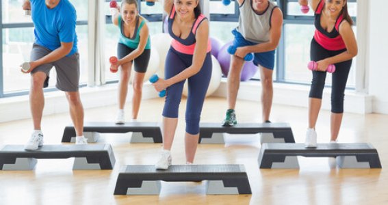 Step Aerobic & Fatburner mit Hanteln (Fitnesskurs) | Erwachsene | Eppinghoven
