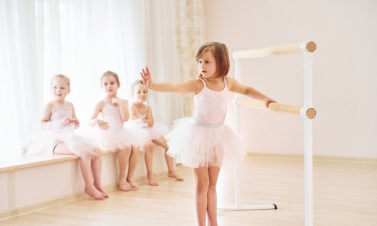 Tanzkurs: Modernes Ballett | 5  - 12 Jahre | Kareth Tanzkurs: Modernes Ballett | 5  - 12 Jahre | Kareth