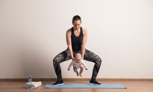 Yogakurs: Yoga nach der Geburt | Mamas | Kareth Yogakurs: Yoga nach der Geburt | Mamas | Kareth